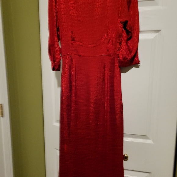 NWT Michael Kors Women's Red Cheetah Jacquard Self-Tie Midi Wrap Dress  - Picture 3 of 4